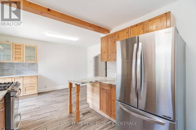 18 Holgate Street, Barrie, photo 8