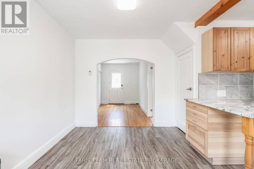 18 Holgate Street — photo 9 of 40