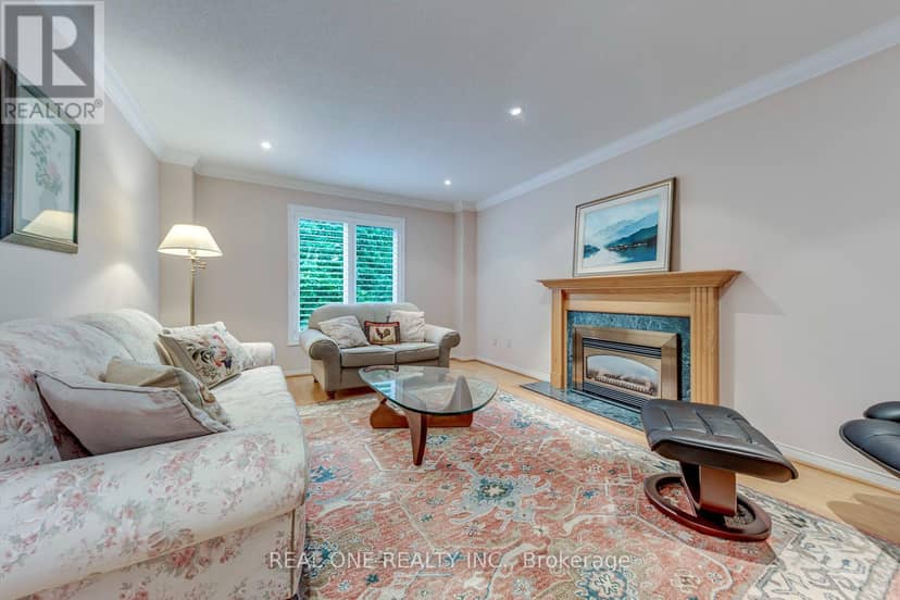 415 March Crescent — photo 13 of 40
