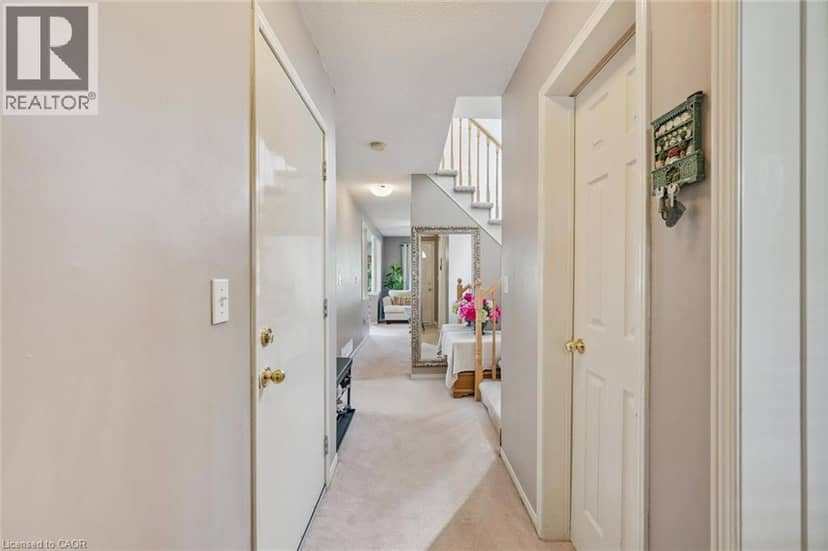 240 HILLTOP Drive, Ayr, photo 4