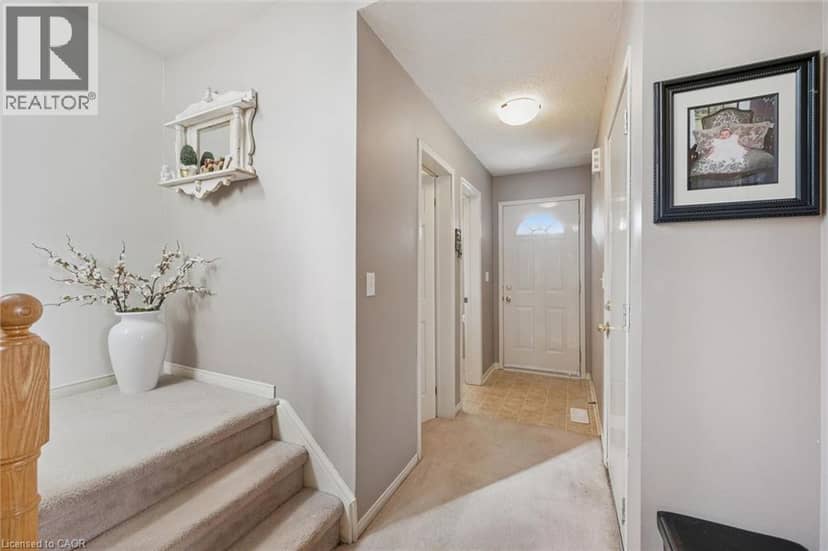 240 HILLTOP Drive, Ayr, photo 3