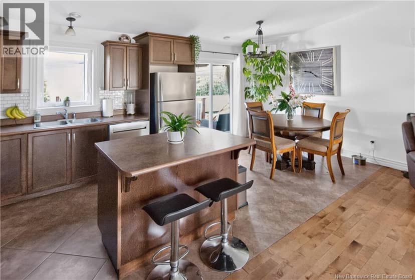 356 Maplehurst Drive — photo 6 of 24
