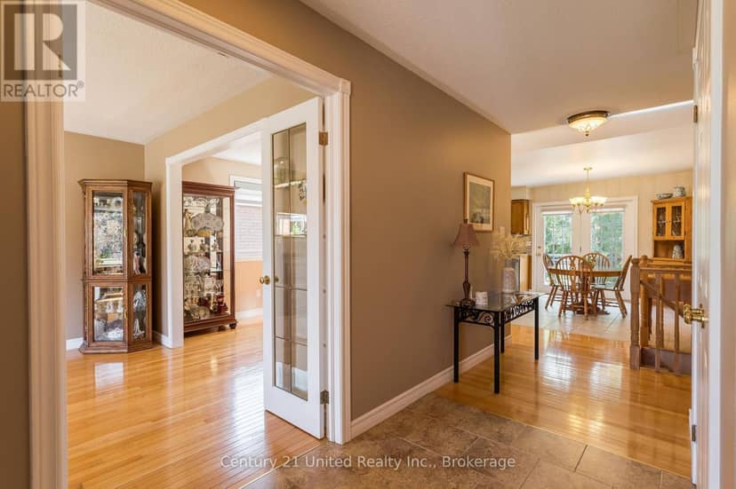 1441 Hetherington Drive — photo 13 of 40