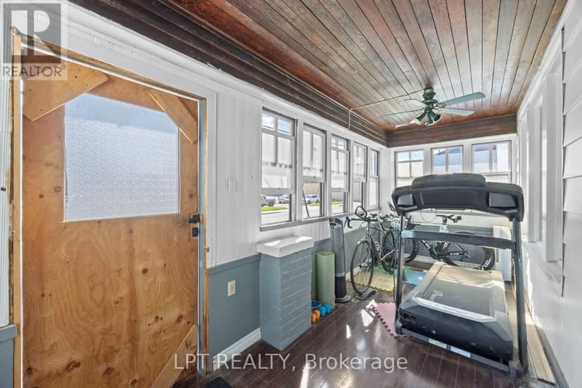 125 Curtis Street — photo 3 of 40