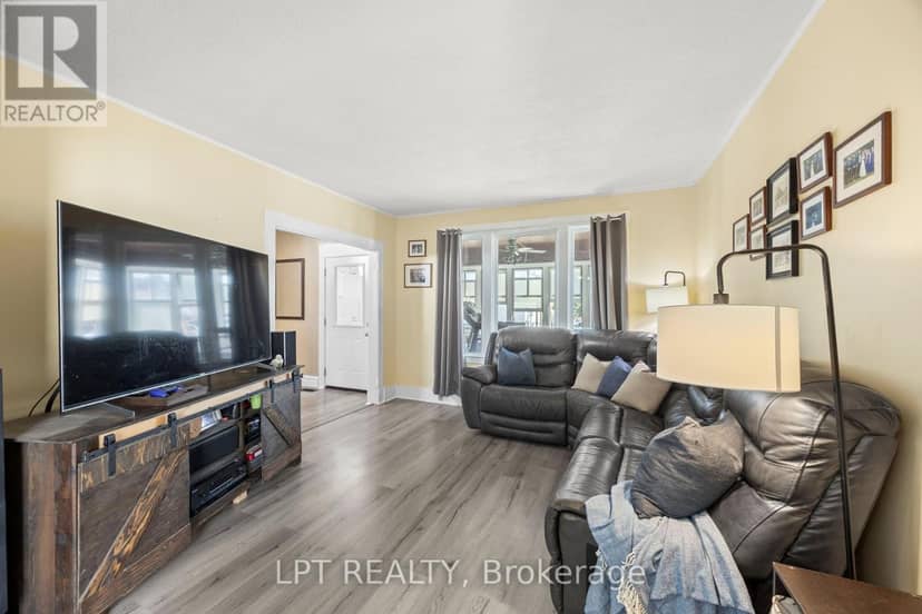 125 Curtis Street — photo 6 of 40