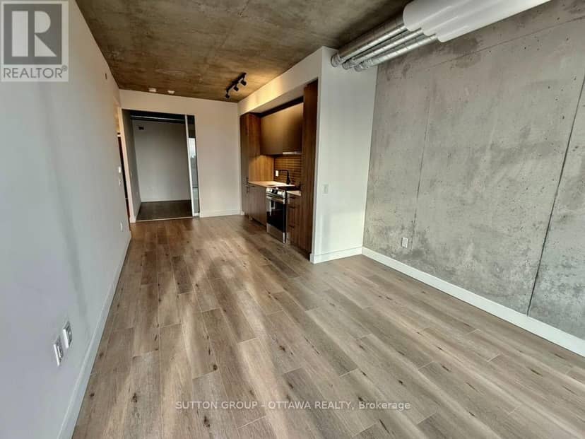 617 - 10 James Street — photo 16 of 40