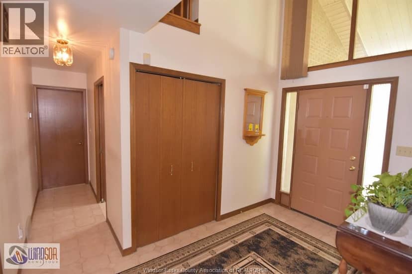 3915 Villa Borghese Drive — photo 15 of 35