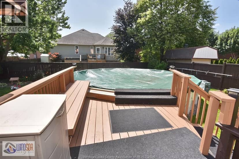 3915 Villa Borghese Drive — photo 34 of 35
