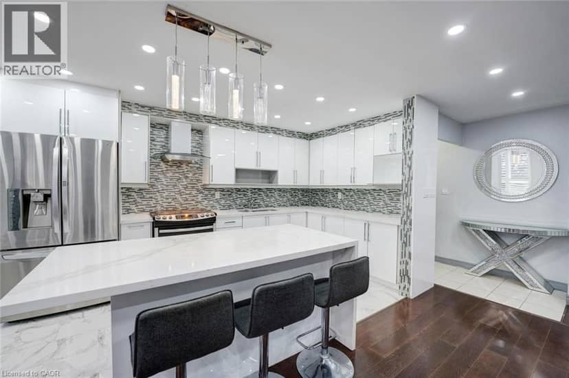 10 EDGECLIFF GOLFWAY Unit# 206 — photo 7 of 33