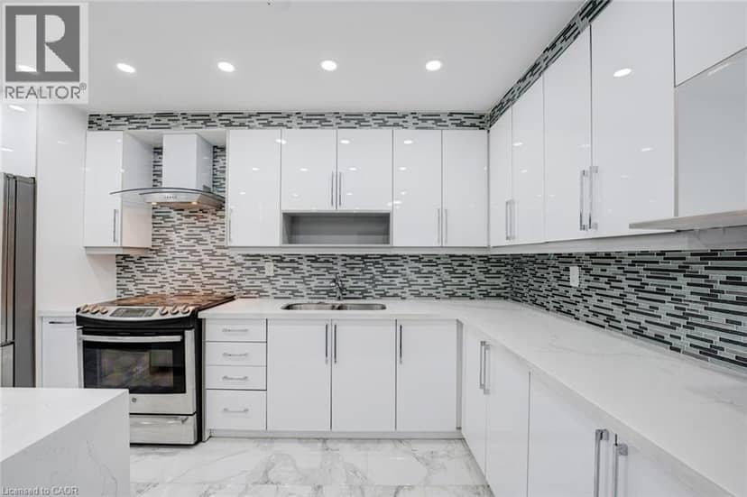 10 EDGECLIFF GOLFWAY Unit# 206 — photo 9 of 33