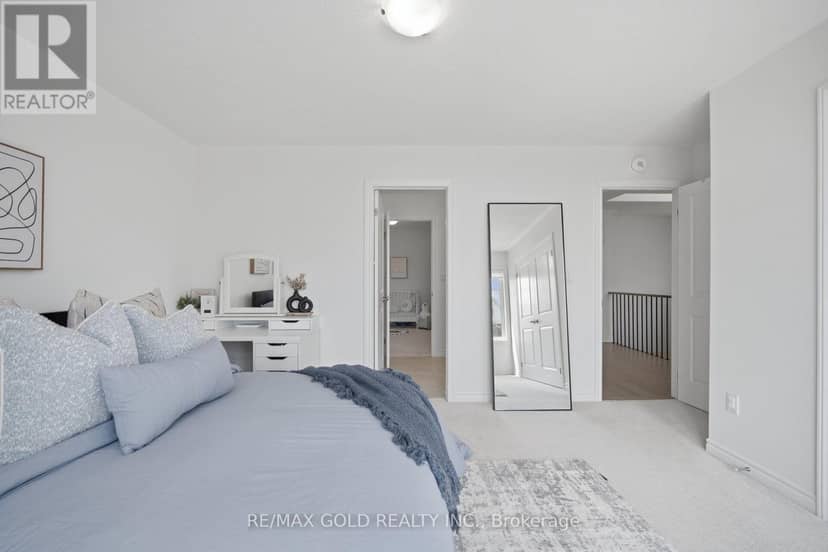 8 Huggins Drive — photo 33 of 40