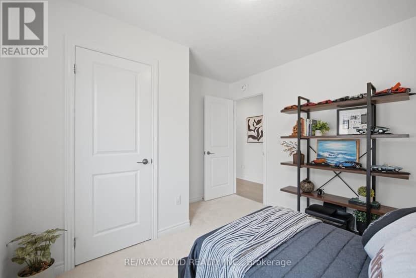 8 Huggins Drive — photo 40 of 40