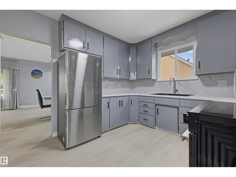 13024 Sherbrooke Av NW — photo 19 of 33