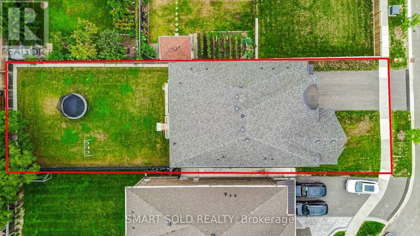 2 Menotti Drive, Richmond Hill, photo 4