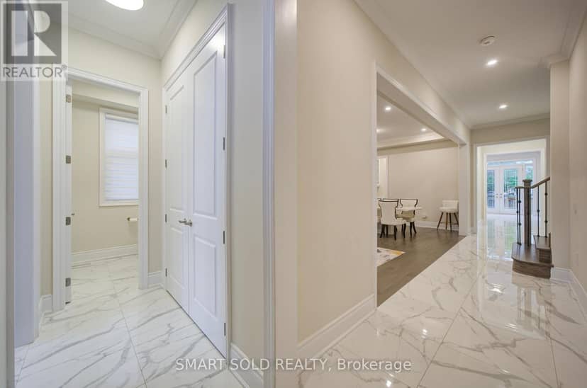 2 Menotti Drive, Richmond Hill, photo 7