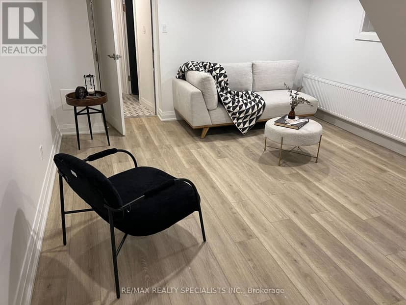 252 Earlscourt Avenue — photo 33 of 40