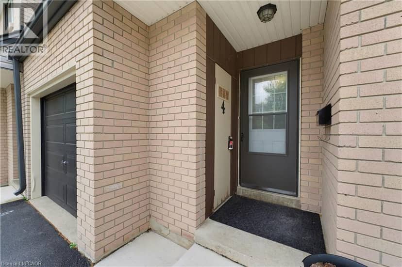 138 BLACKHORNE Drive Unit# 4 — photo 5 of 39