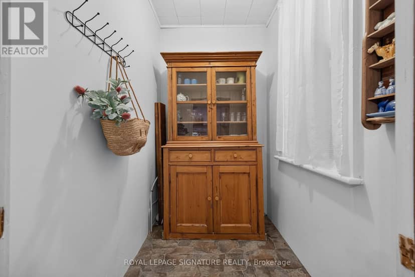 214 Edward Street — photo 16 of 36