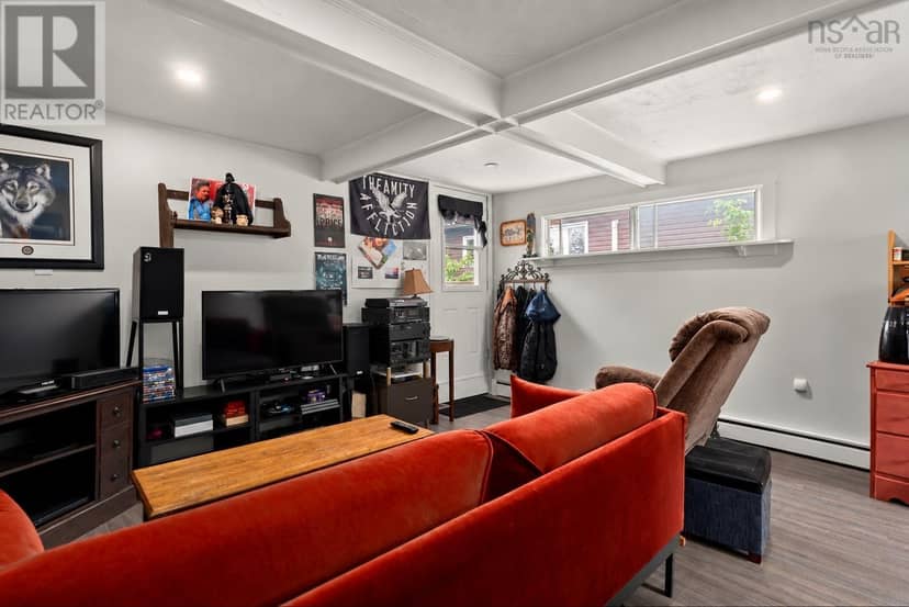12 Frederick Avenue — photo 17 of 26