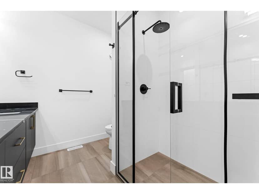 11021 132 ST NW — photo 16 of 19