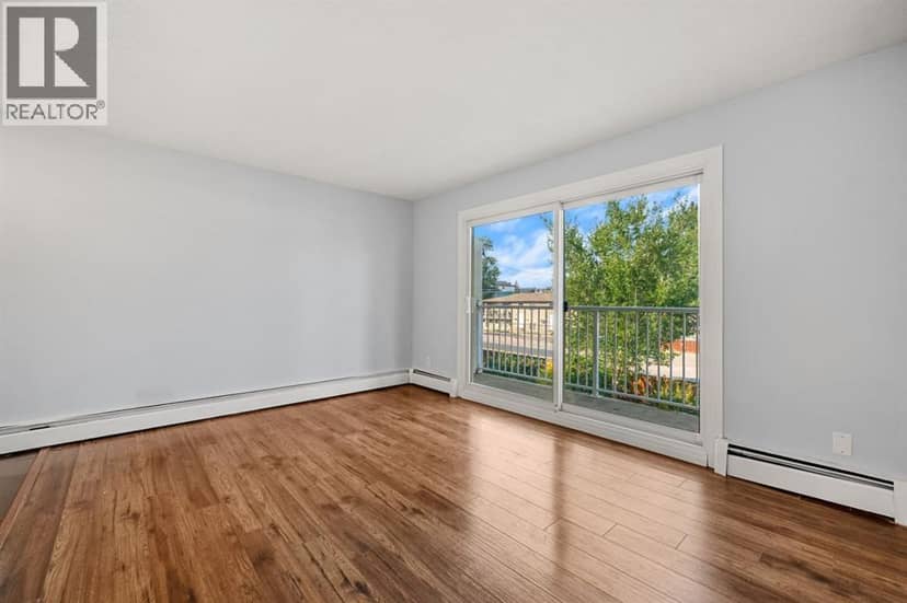 5, 4328 75 Street NW, Calgary, photo 2