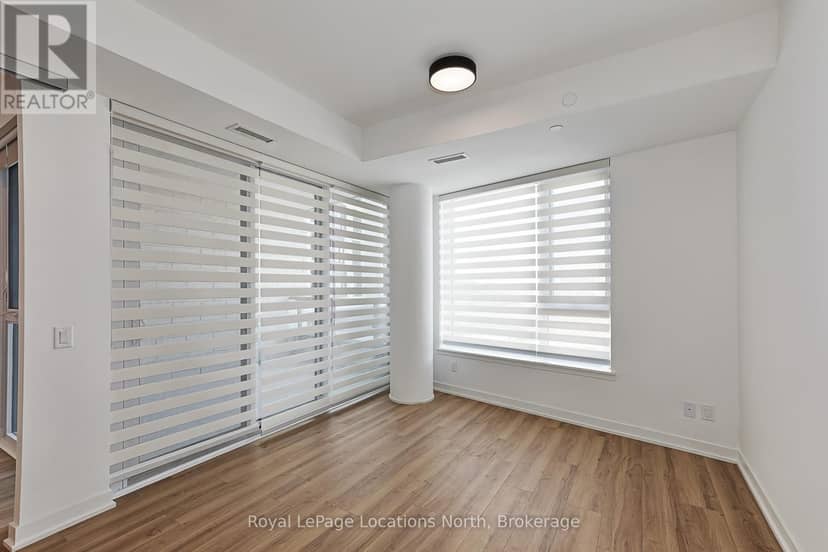 203 - 31 Huron Street — photo 17 of 40