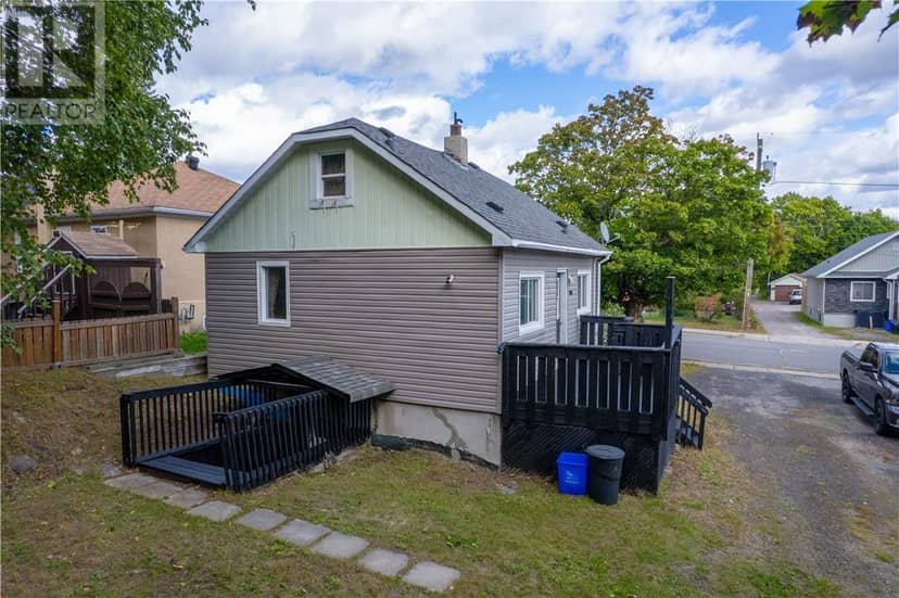 87 Simcoe Street — photo 33 of 39