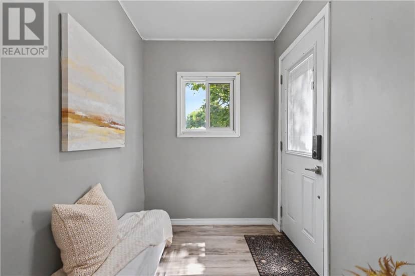 87 Simcoe Street — photo 6 of 39