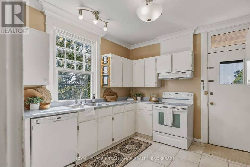 5 - 244 Barrie Street — photo 28 of 39