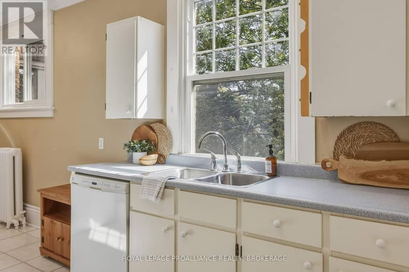 5 - 244 Barrie Street — photo 29 of 39