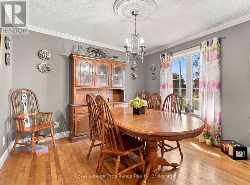 99 Westwind Crescent — photo 12 of 40