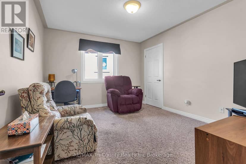 210 Baldwin Street — photo 15 of 27