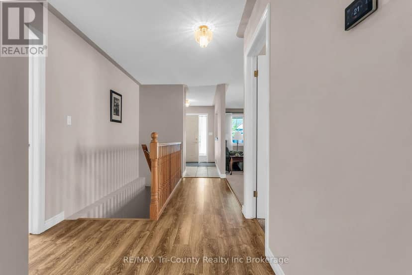 210 Baldwin Street — photo 7 of 27