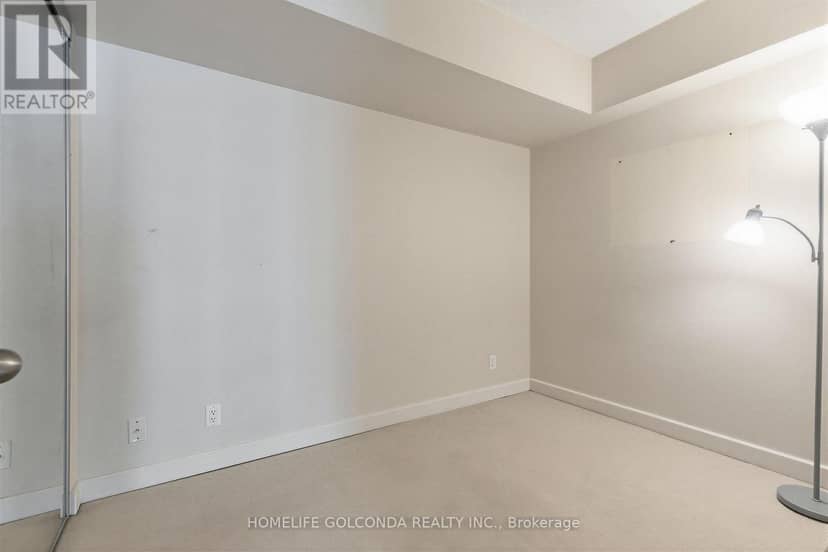 1127 - 36 Blue Jays Way — photo 18 of 26