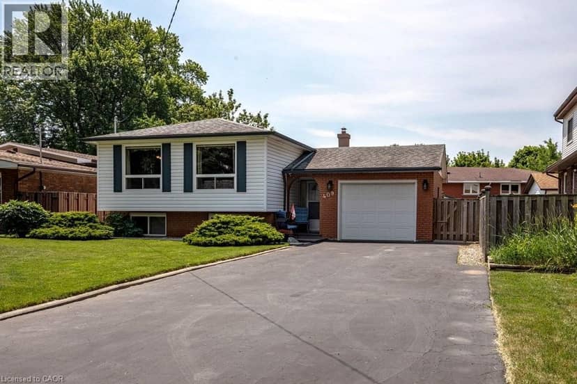 409 MOHAWK Road W — photo 1 of 40