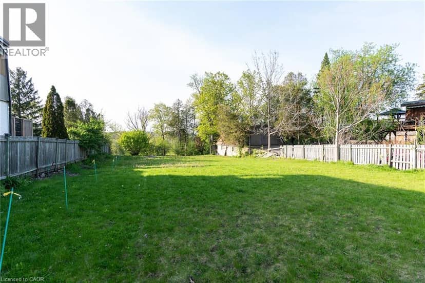 138 RIVERBANK Drive — photo 7 of 40