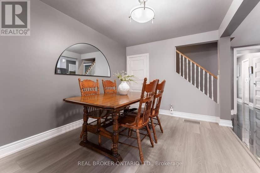 3 - 36 Albert Street — photo 9 of 38