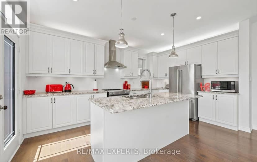 939 Green Street — photo 17 of 40