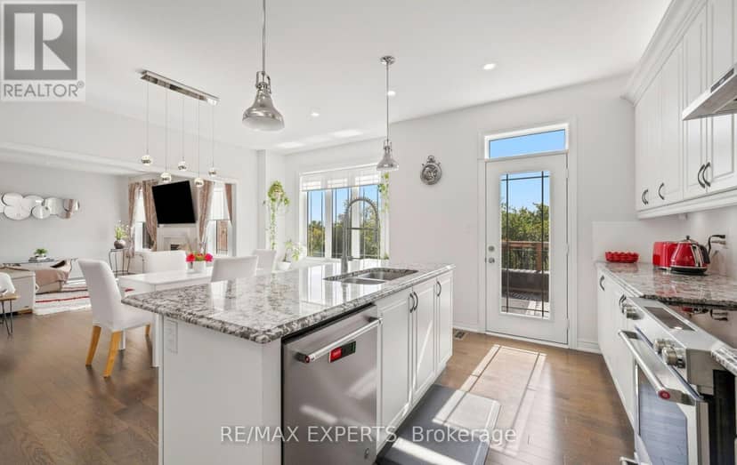 939 Green Street — photo 19 of 40