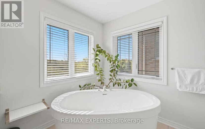 939 Green Street — photo 26 of 40