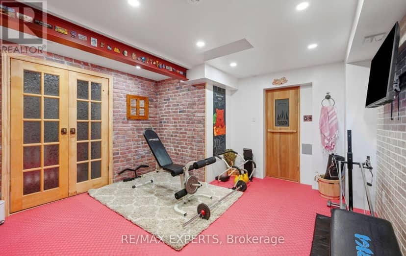 939 Green Street — photo 34 of 40