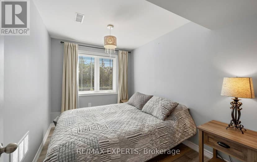 939 Green Street — photo 37 of 40