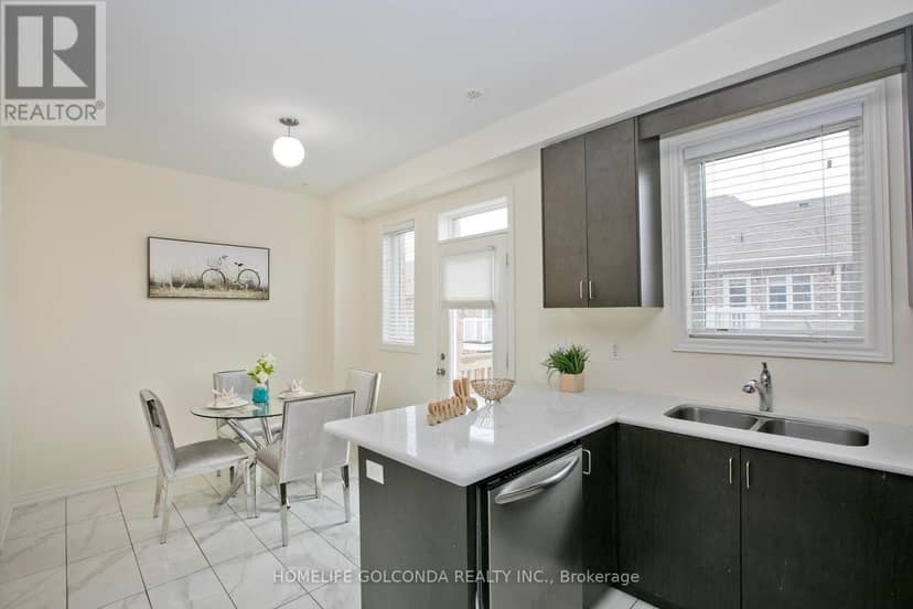 138 - 14 Fanny Grove Way — photo 4 of 15