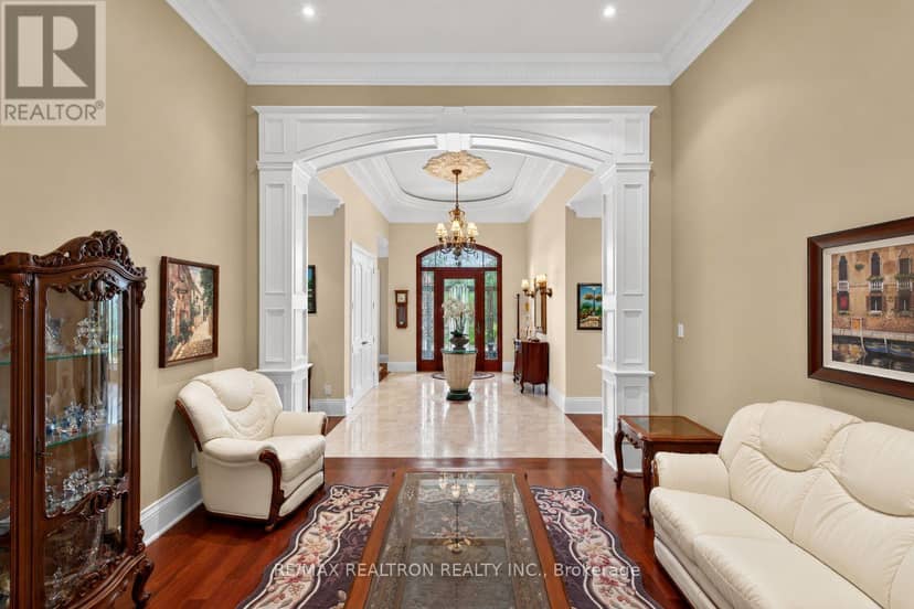 16 Boyle Drive, Richmond Hill, photo 6