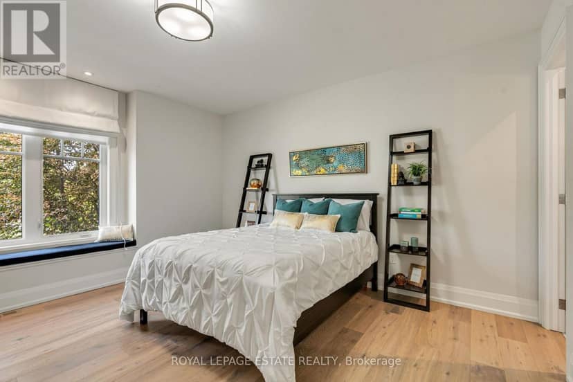 412 Saville Crescent — photo 25 of 40