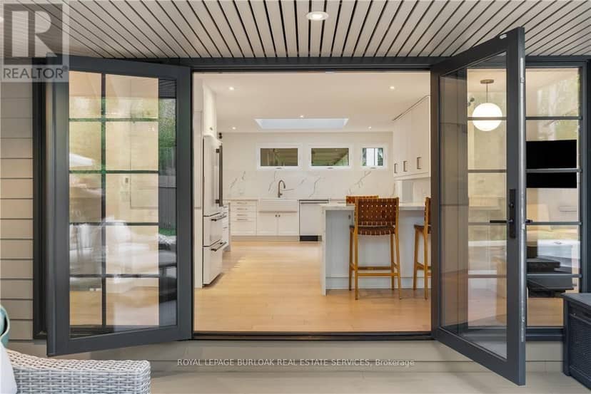 423 Smith Avenue — photo 11 of 40