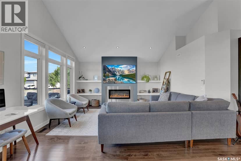 5253 Snowbirds Crescent — photo 13 of 40