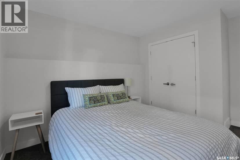 5253 Snowbirds Crescent — photo 16 of 40
