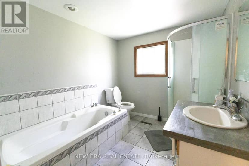 58 Amherst Drive — photo 3 of 25