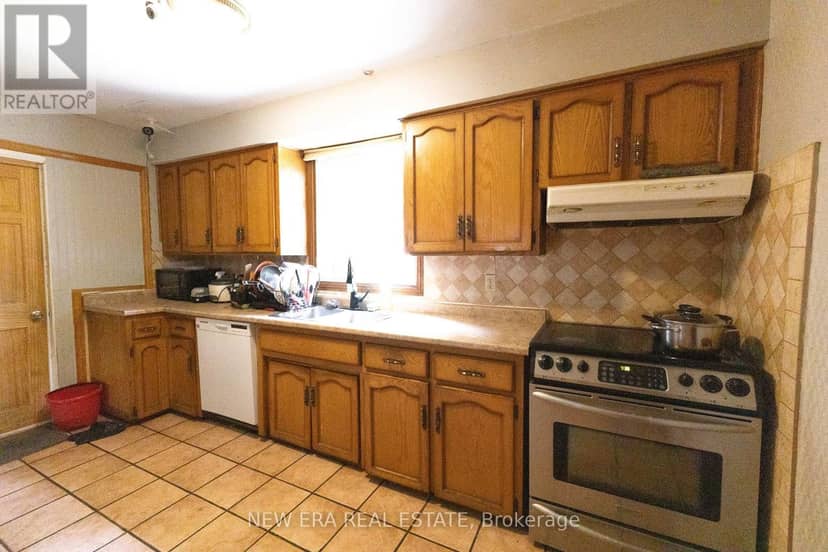 58 Amherst Drive — photo 4 of 25